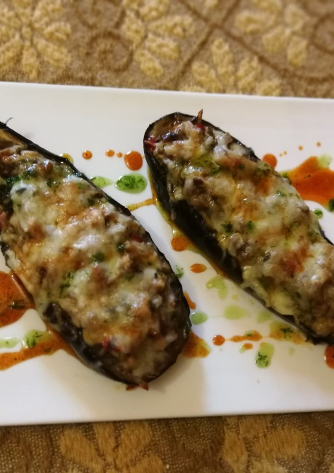 Una foto de Berenjenas rellenas con carne picada