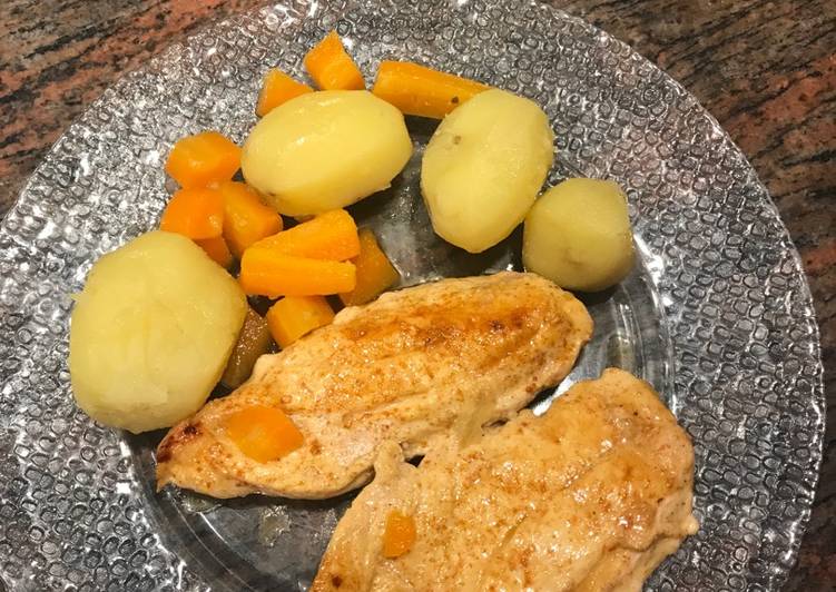 Patatas guarnición hervidas con zanahoria y pollo plancha(Apto diabéticos)