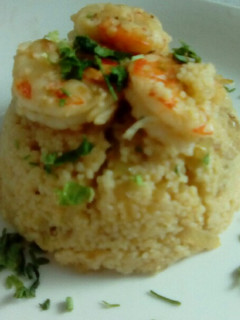 Una foto de Gambones sobre cous-cous
