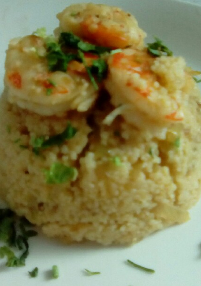 Una foto de Gambones sobre cous-cous
