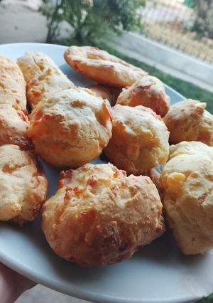 Una foto de Pancitos de almendras y queso