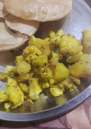 A picture of Gobhi aloo.