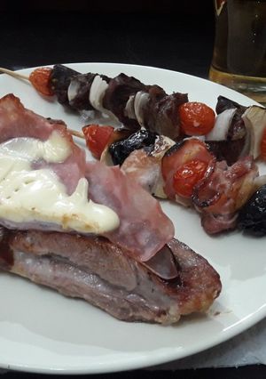 Una foto de Bondiola de cerdo a la pizza