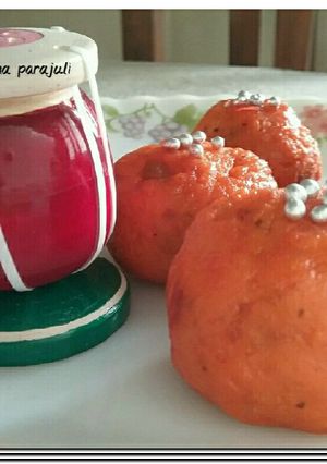 A picture of Lauki and kaddu ke laddu.