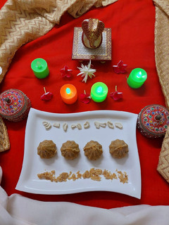चूरमा मोदक(churma modak recipe in hindi) रेसिपी मुख्य फोटो