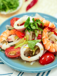 【泰式涼拌酸白菜海鮮】2023夏日必備料理 清爽開胃低熱量 的食譜成品照片