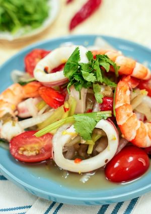 【泰式涼拌酸白菜海鮮】2023夏日必備料理 清爽開胃低熱量 的食譜成品照片