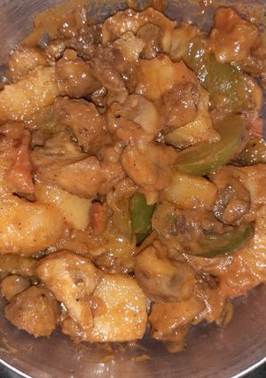 चटपटा आलू मशरुम (chatpata aloo mushroom recipe in Hindi) रेसिपी मुख्य फोटो