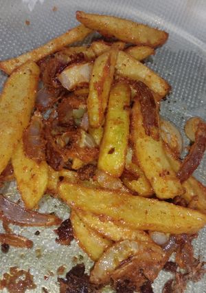 A picture of Fried potatoes finger and onion.