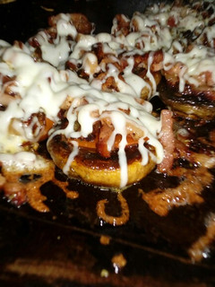 Una foto de Champiñones rellenos de bacon y queso