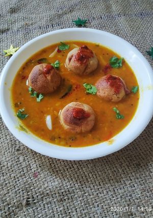 A picture of Dal bati.