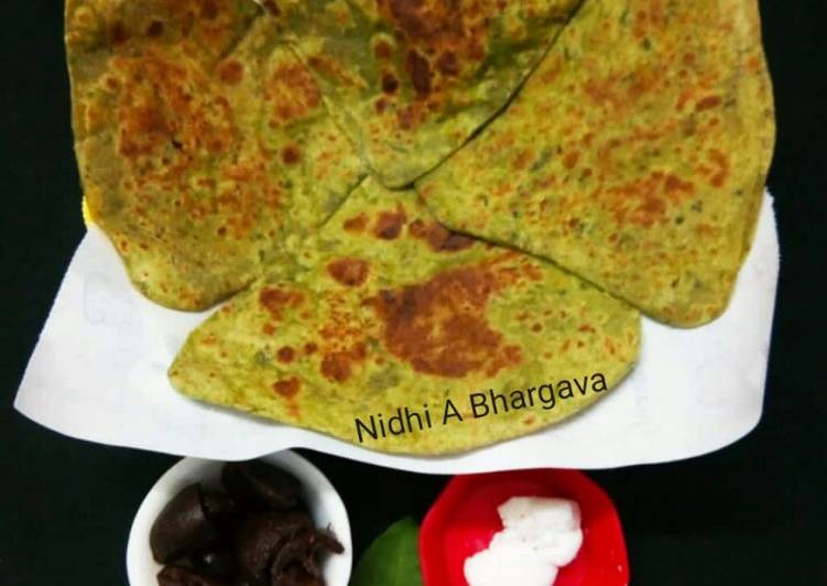 How to Best To Try At Home Spinach triangular paratha
