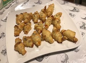 Une photo de Minis croissants au cheddar, pecorino et pavot bleu