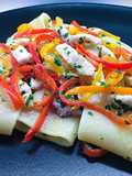 Paccheri con mini peperoni multicolori e pesce spada