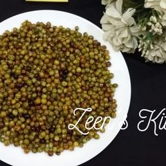 A picture of Oven Roasted Salted Green Peas.