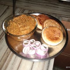 A picture of Delicious Paav bhaji.
