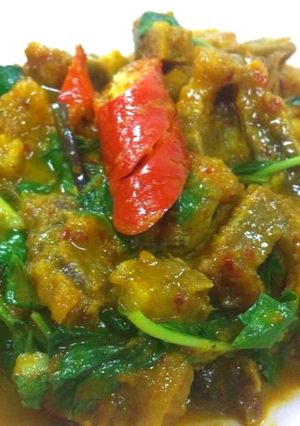 รูปของ แกงเผ็ดหมูกรอบ