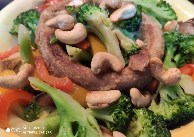 Fried broccoli in yam ring