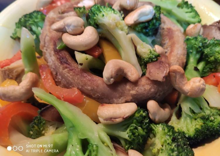 Fried broccoli in yam ring