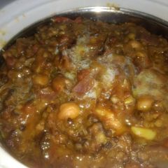 A picture of Daal makhani.