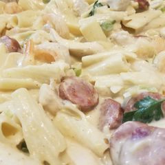 A picture of Cajun pasta (chicken, shrimp, sausage).