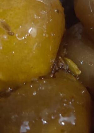 A picture of Lemon pickle.