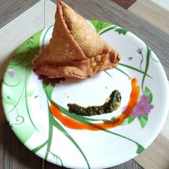 A picture of Pizza samosa.