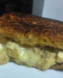 Sándwich🍍de pollo🧀y queso🍞🥯🍗
