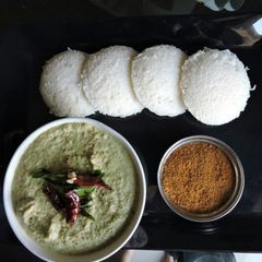 A picture of Soft idly with Idly rawa recipe.