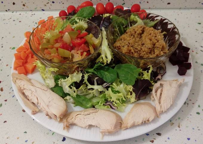 Ensalada mixta de verduras, pollo y quinoa roja Receta de Mari J.- Cookpad