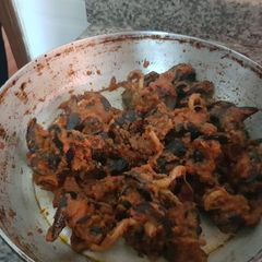 A picture of Peppered snail.