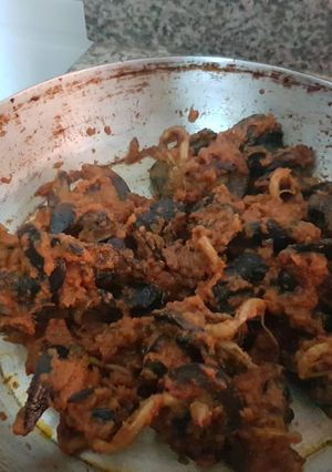 A picture of Peppered snail.