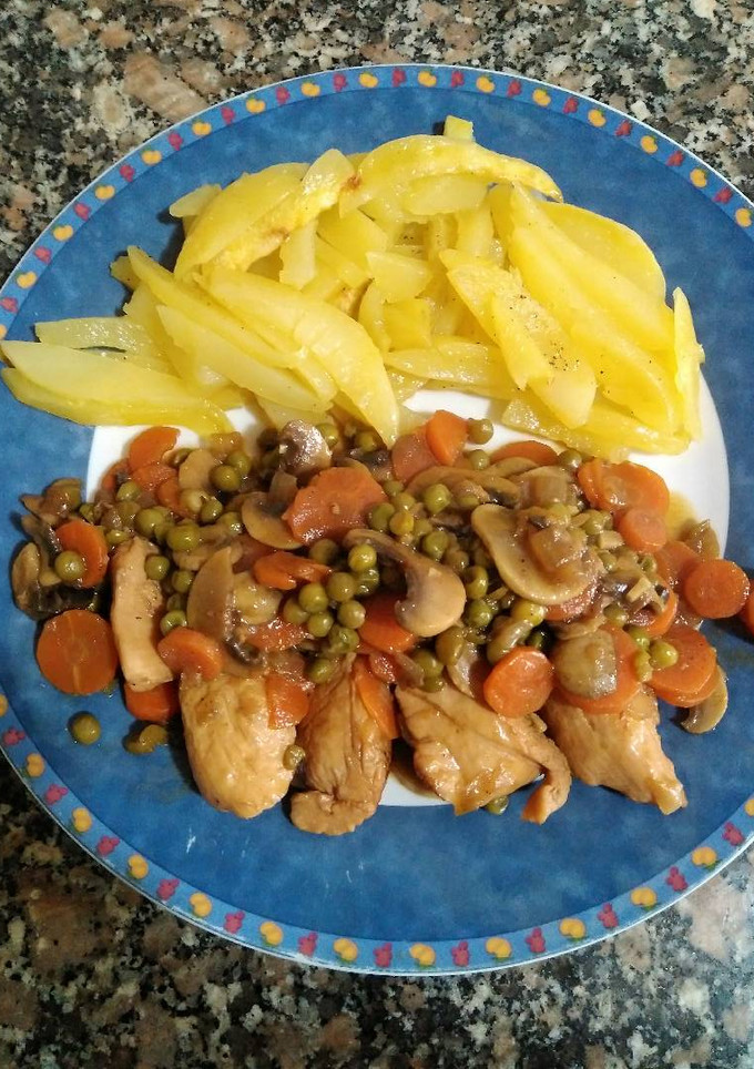 Una foto de Solomillo de pavo a la jardinera