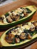 Zucchiniboote mit Spinat, Pilzen & Ricotta
