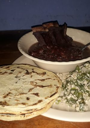A picture of Beans with Beef Ribs and Green Beans with Eggs.
