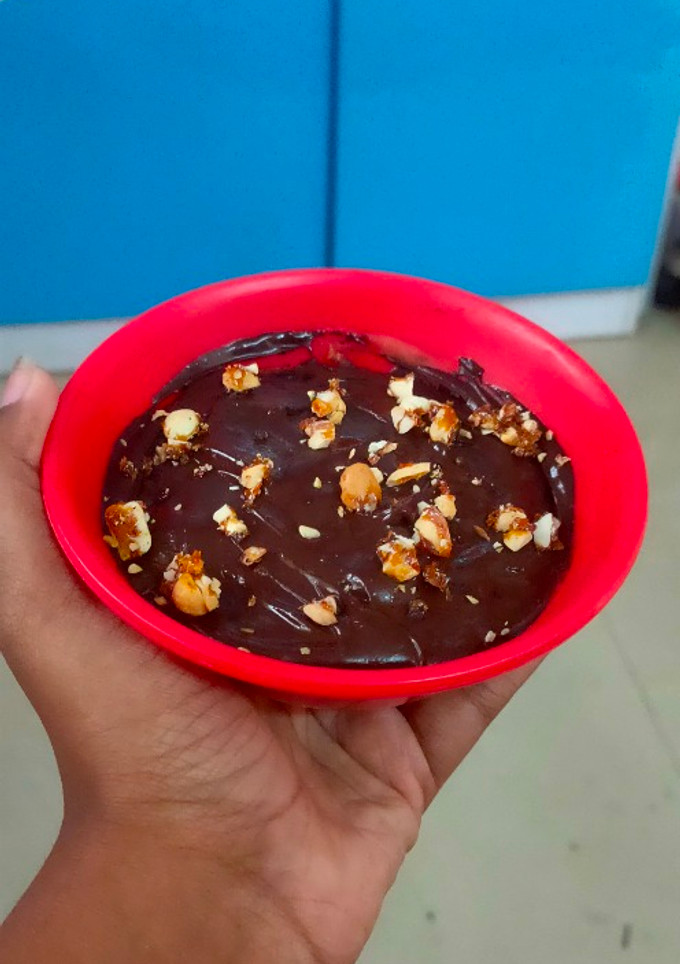 2 நிமிட மைக்ரோவேவ் கேக் (2 Nimida microwave cake recipe in tamil) செய்முறை முக்கிய புகைப்படம்