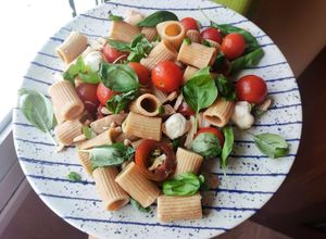 Foto principal de Ensalada de pasta caprese