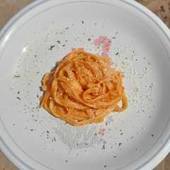 Una foto de Pasta con salsa de tomate