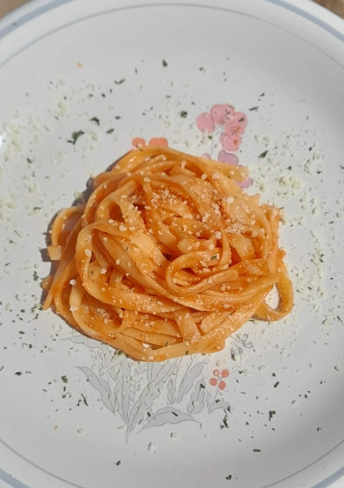 Una foto de Pasta con salsa de tomate