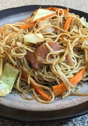 Una foto de Yakisoba ~Fideo Chino Frito Estilo Japonés~