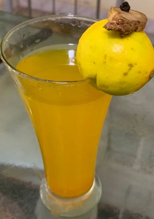 A picture of Healthy yellow Lemonade.