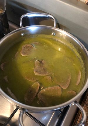 Una foto de Lengua en salsa verde