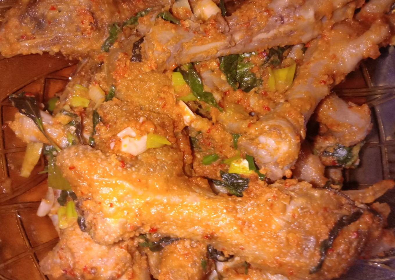 Rica - Rica kepala ayam dan ceker ayam