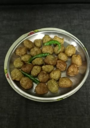 મગ ની દાળ ના વડા (Moong Dal Vada Recipe In Gujarati) રેસીપી મુખ્ય ફોટો