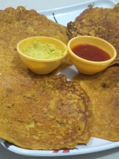 બેસન ચીલા (Besan Chila Recipe in Gujarati) રેસીપી મુખ્ય ફોટો