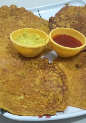 બેસન ચીલા (Besan Chila Recipe in Gujarati) રેસીપી મુખ્ય ફોટો