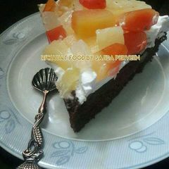 A picture of Fruity Brownies Pizza ⚁⚂⚀☙  #kokabandCookpad #Foodies&Friends.