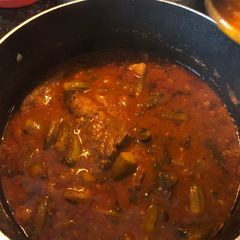 A picture of Okra with lamb chop.