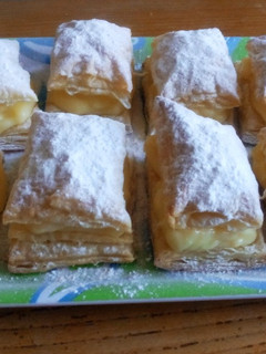 Una foto de Hojaldres con crema pastelera