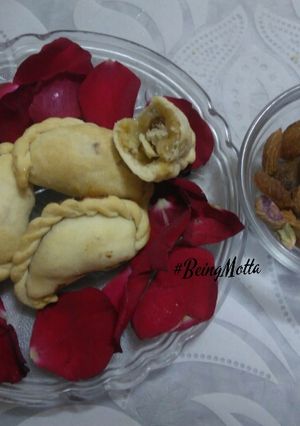 A picture of Aryfried Khoya-Dryfruits Gujiya.